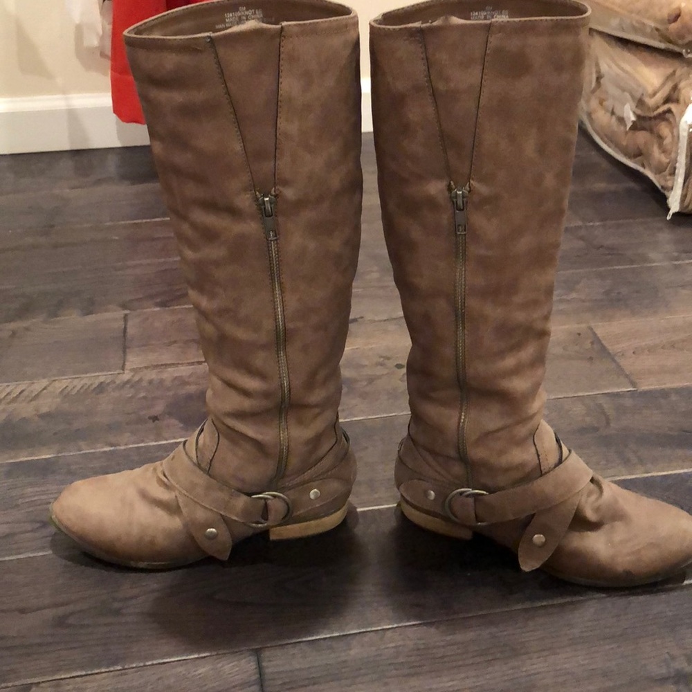 Tan boots
